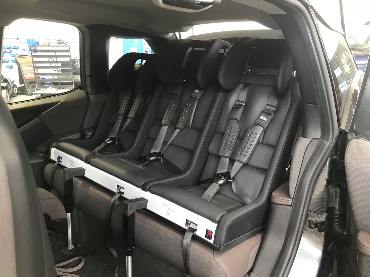 Happy #EarthDay2023 

Looking at going electric? 🌎🌱
Don't let having 3 or more kids stop you! 😎

#multimac #kiaev6 #teslamodel3 #bmwi3