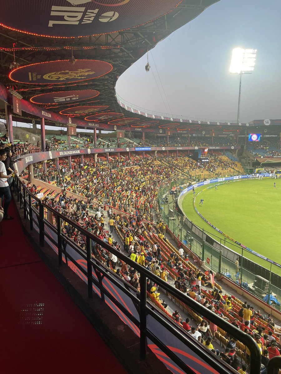 CSKFansOfficial's tweet photo. Bengaluru is #Yellove 

#WhistlePodu #CSK #RCBvsCSK 💛@ChennaiIPL https://t.co/4XDvpnjIj3