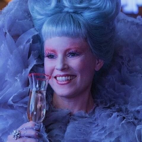 fromcastra's tweet photo. effie trinket >>> anything else 

I adore her so much 😭😭 https://t.co/ZvjfIBaqwA