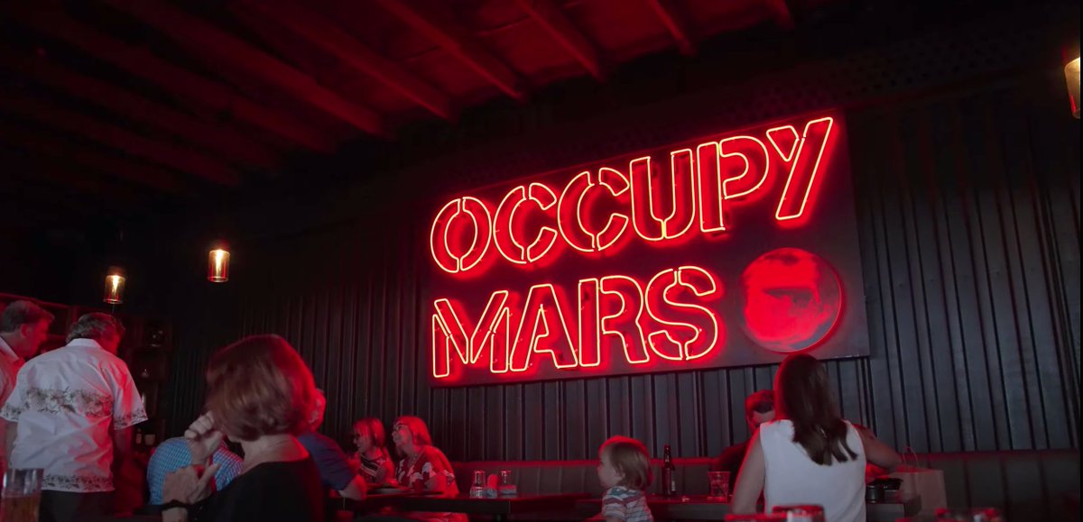 mabeganet's tweet photo. Possiamo essere tutti d'accordo che Musk sia un coatto, però il neon dentro il bar di #Starbase  è bellissimo. https://t.co/acsMQ45PLq
