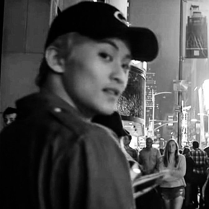 pathuetic's tweet image. Sleepy. Tapi saya masih di luar.