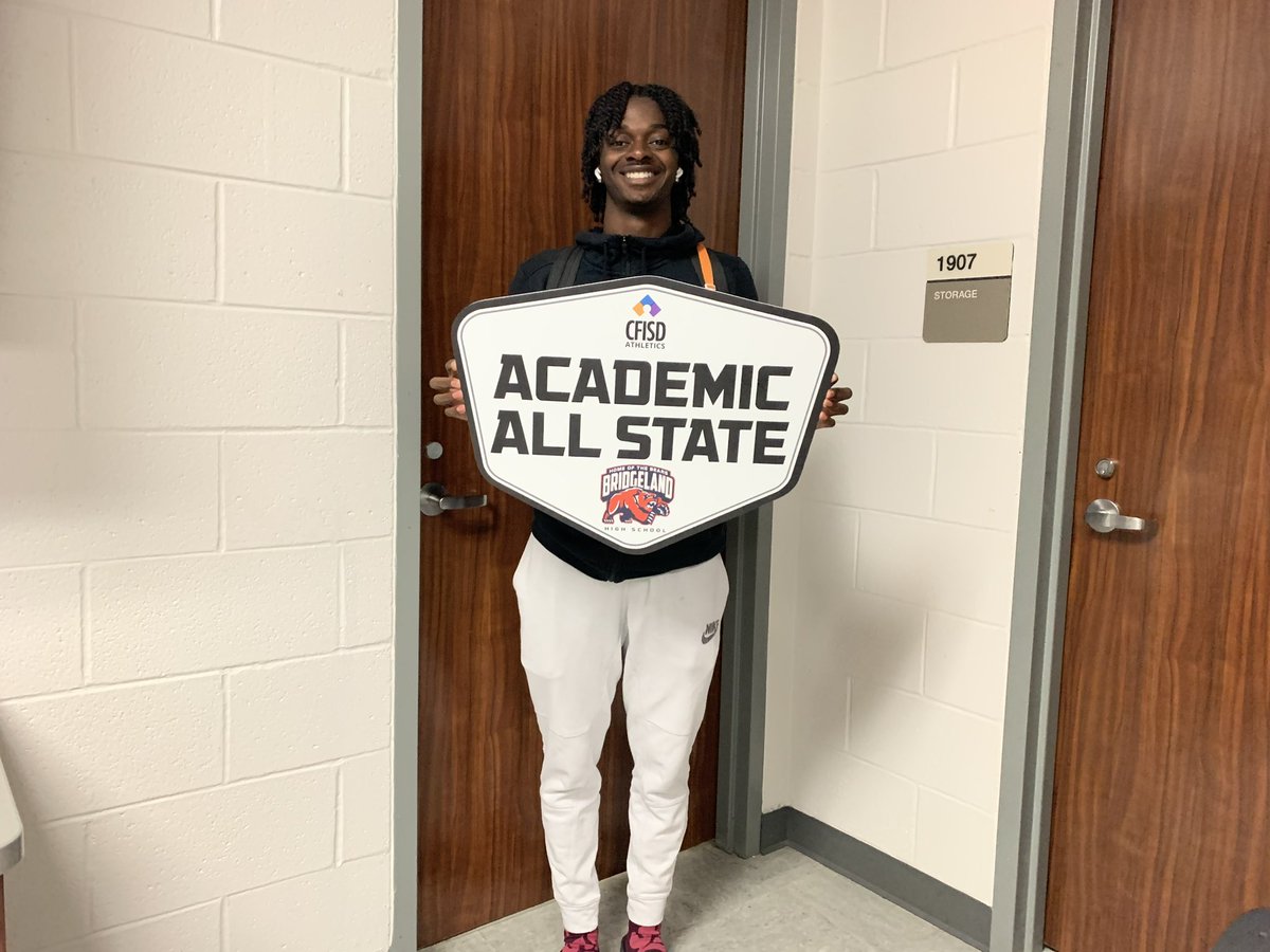 It’s not official until you get a picture with the sign! Congratulations to seniors Jack and Jonas on their @THSCAcoaches Academic All States selections! #BridgelandBest @CFISDAthletics @BridgelandCFISD @fbcoachmadison