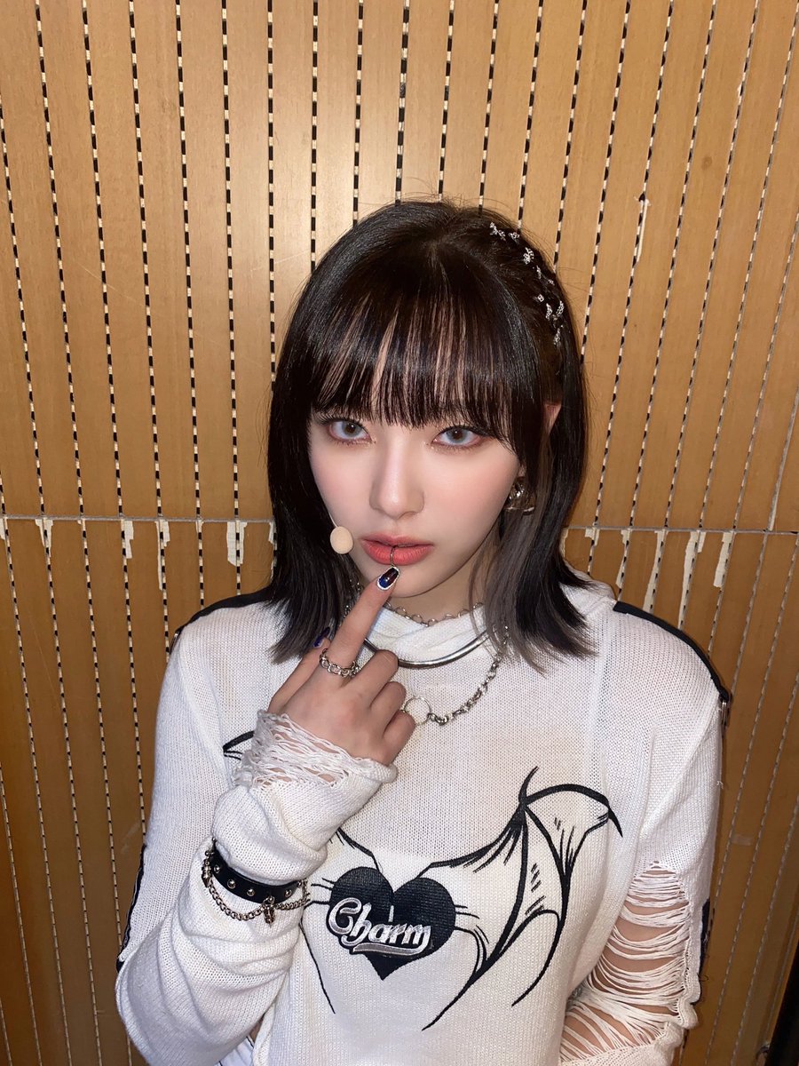 ︎ ︎ ︎ ︎ ︎ ︎ ₊˚. ︎ ︎  𝑚əll    🧜🏻‍♀️⠀  𝒍𝚘𝚍ч     
꒰   𝚙urple 𝚙earl   ꒱    𝚟𝚘𝚒𝚌𝚎    🎤    ⁦
#𝟷𝟽𝟶𝟺·𝚄𝚂·𝕥our

No me llamen porque estoy en el #𝚙rincepōp·𝕔oncert y de aquí nadie me saca hasta que acabe por completo.