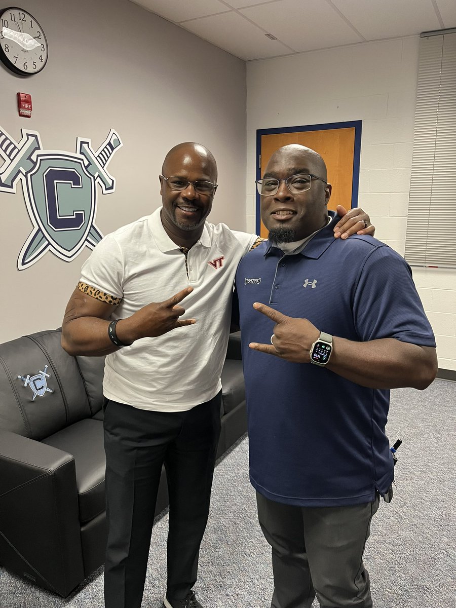CoachdjCheetah's tweet image. Thanks to Mr. Kevin D. Tyson for taking care of me today. 

#Recruiting101 Always take or make the time to meet the principal when visiting schools while recruiting. It’s respectful and you never know what you may have in common. #BluePhi 🤘🏾

“It’s a great time to be a Hokie!”