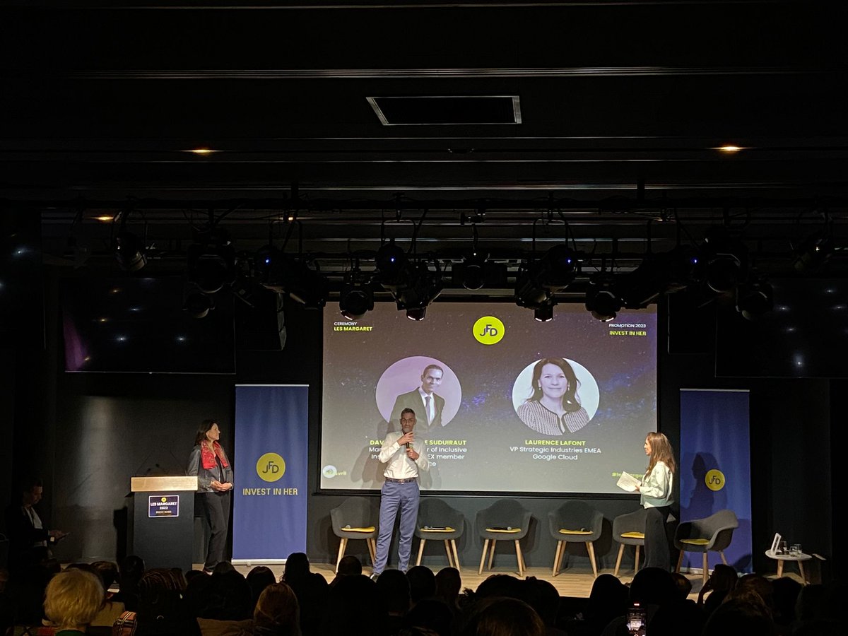 Welcoming #DavidGuillotdeSuduiraut <a href="/AXAFrance/">AXA France</a> and <a href="/LaurenceLafont/">Laurence Lafont</a> <a href="/googlecloud/">Google Cloud</a> to present the last category of the evening.
#lesMargaret Junior are…
#17April #InvestinHer