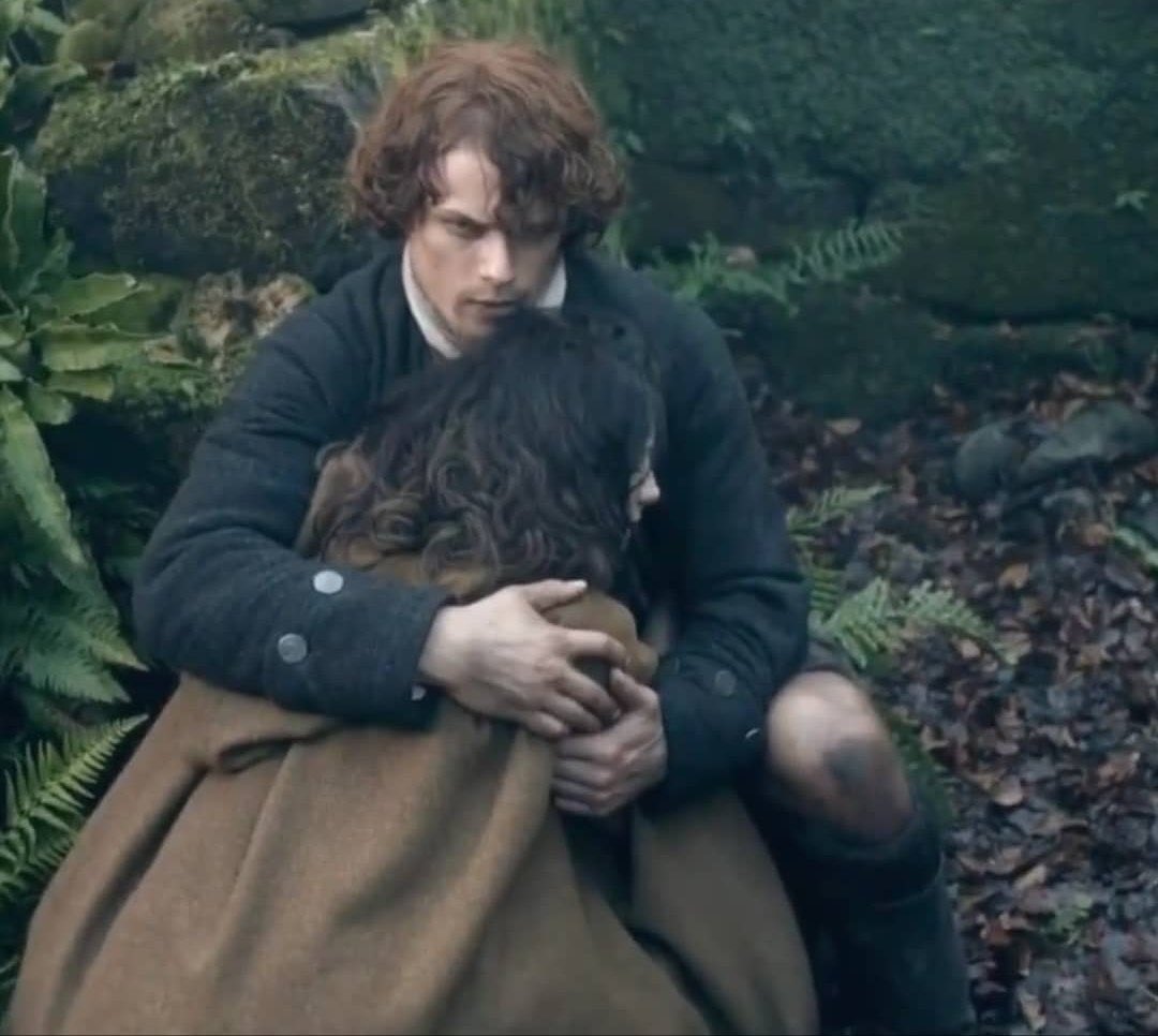 #NationalHaikuDay #Outlander 

Beside the river,
Jamie and Claire embrace love,
Like the flow of water.

👉 Reply with another.