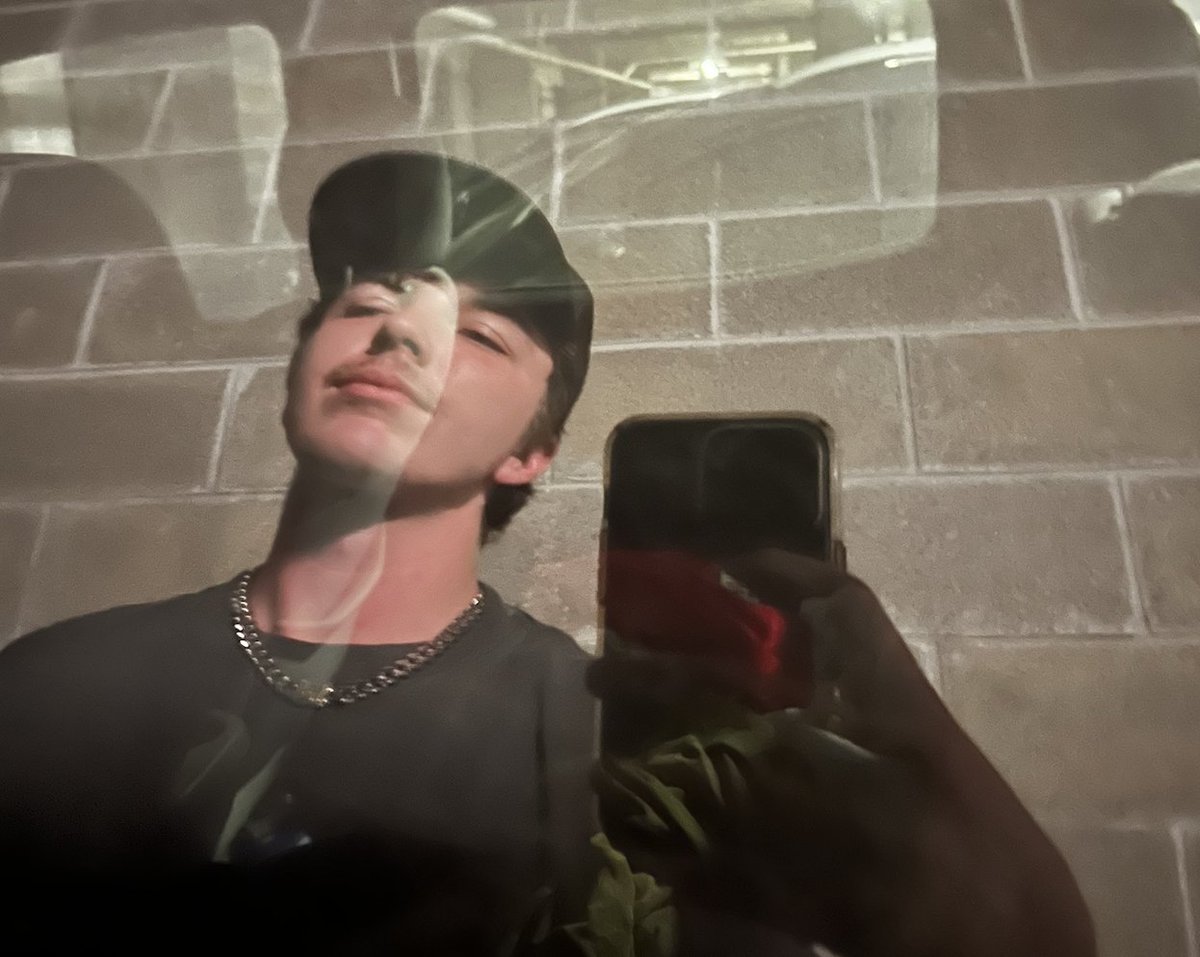 HoustonOutlet's tweet image. Travvis Is A Dreamy Artist Reaching Stepping Stones newhoustonmusic.com/2023/04/15/tra…