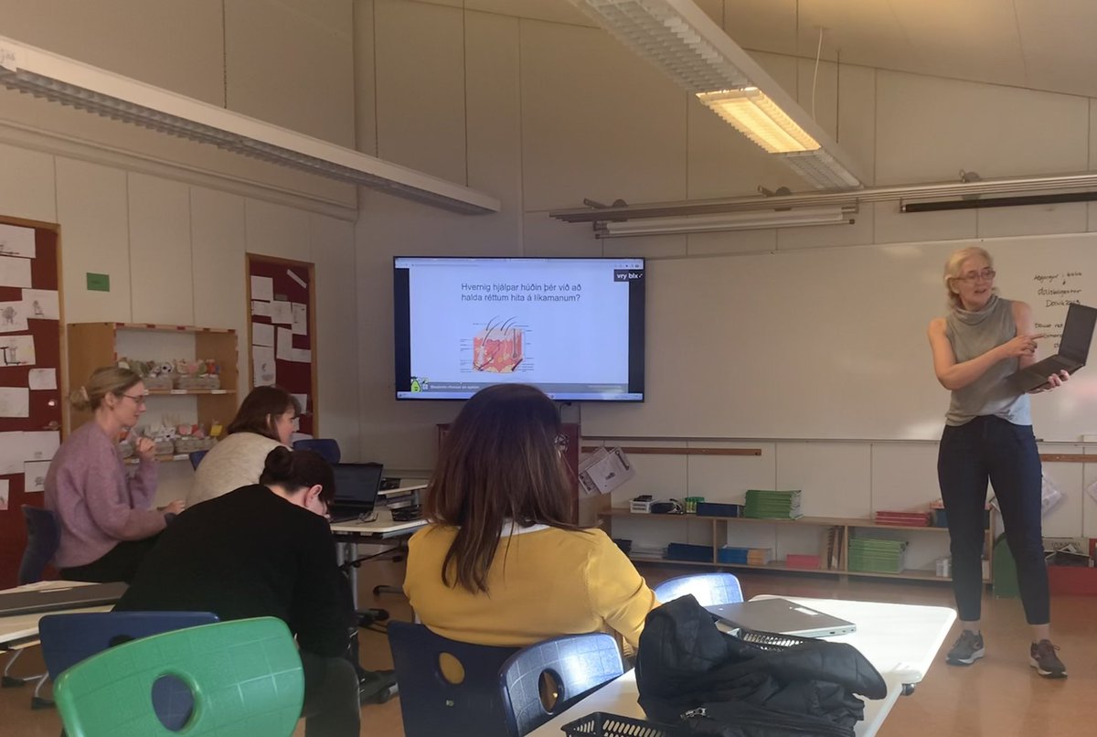 Pear Deck forritið kynnt á menntabúðum #Eymennt í Dalvíkurskóla. Hafdís Kristjánsdóttir var með kennslustund sem þátttakendur skráðu sig inn í og fylgdu líkt og nemendur. #menntaspjall