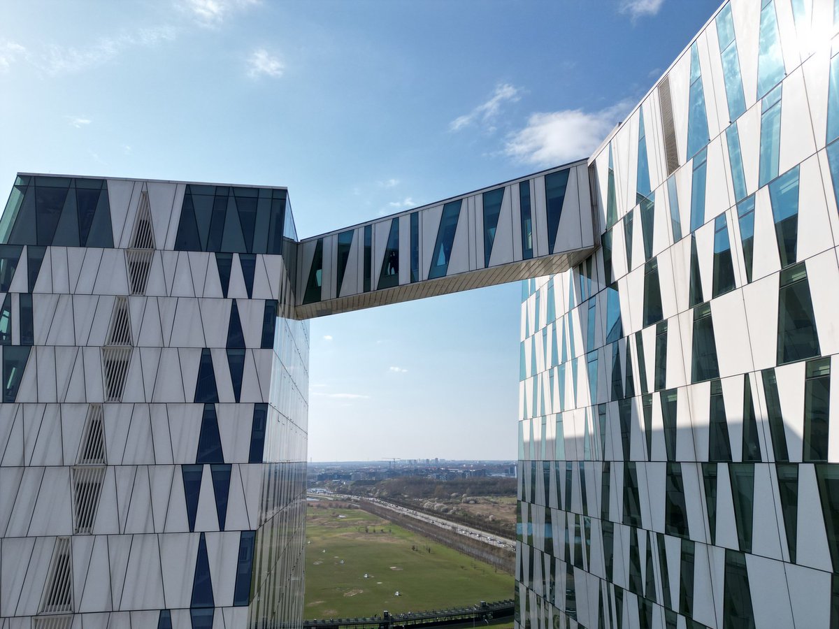 pascalmfrey's tweet image. Who's on that bridge @sdb_lab?
#ECCMID2023