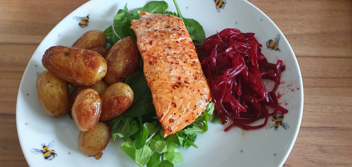 So yesterday I cooked on my lil ChudBox style pit for the first time (see earlier tweet). Tonight I did oak smoked hot salmon and roasted new potatoes with garlic oil. 
The taste and smokiness is insane. The sense of achievement is immeasurable.