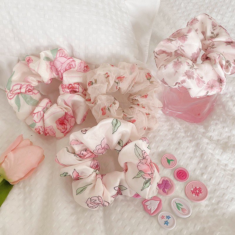 TeaTimeWorkshop's tweet photo. ᴘɪɴᴋ ғʟᴏᴡᴇʀs🌸
#teatimeaccessories #hairaccessories #hairbows #hairbands #hairclips #scrunchies #handmade #monday https://t.co/chNzD0nh6A