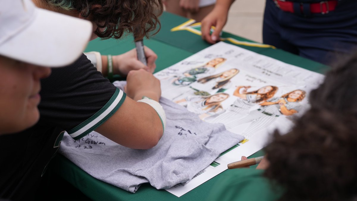 MasonSoftball's tweet image. All smiles from yesterday’s Youth Day!

Thank you all for coming out and meeting us! We hope you enjoyed it as much as we did 😁

#BeDauntless🥎🔰