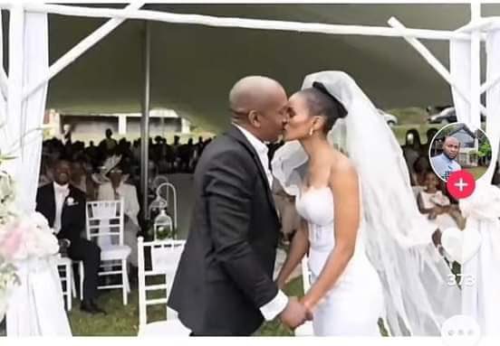 Shadaya_Knight's tweet photo. Now it's clear why Dr Nandipha left her husband for a criminal, he was weak. Know this, a man's tears lubricates a woman's pxssy for another man. The quickest way to lose a woman's respect is to cry FOR her &amp; in FRONT of her. Learn OR perish!!! https://t.co/SDHG99CcUd