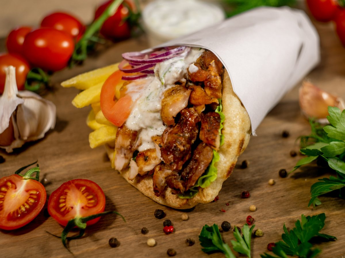 globamathegod's tweet photo. @hawolt Before you ask this is a pita gyros, It's greek and It's like a kebab https://t.co/GPhMDJQuXj