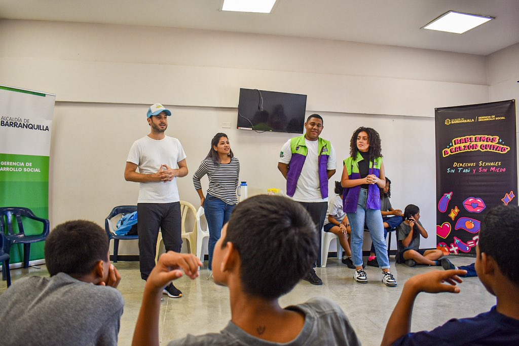 Hablamos #ACalzónQuitao sobre derechos sexuales y autocuidado con los niños y jóvenes del Internado Monseñor Victor Tamayo. Por infancias y juventudes seguras y libres de abusos.