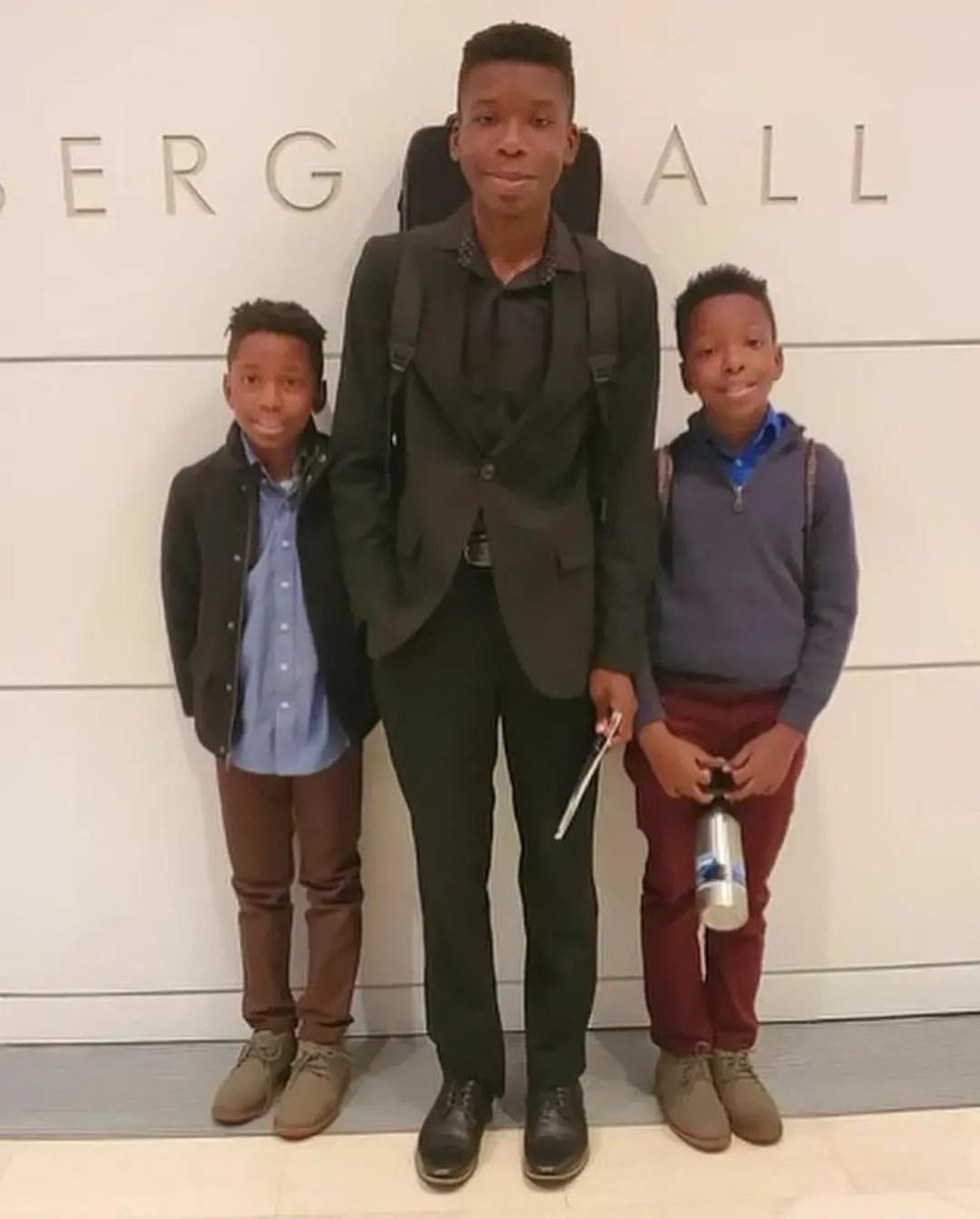_SJPeace_'s tweet photo. 16 y/o black boy was shot in the head and a SECOND TIME while he was bleeding out on the ground by a racist White man who didn’t want him on his property.

The boy innocently rang the wrong door bell while he was trying to pick up his siblings!

He’s fighting for his life!

That TERRORIST was not arrested