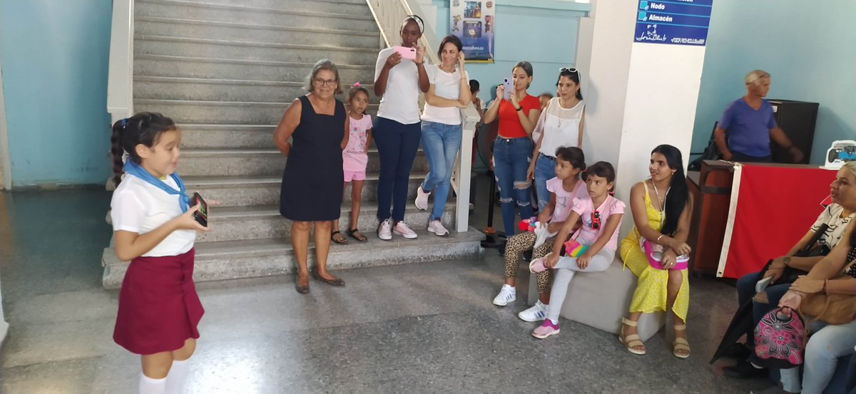 PdroJCPri's tweet photo. Una Feria Tecnológica enfocada en la robótica educativa aconteció hoy en #PalacioDeComputación #PinardelRío donde niños aprendieron acerca del tema y de estrecharon lazos con #XETID #JovenClubTeConecta @YamileRamosCord @JosCarlosCruzS3 @BlancoRdguez  @jovenclubPinar https://t.co/4Rs5APBC0n
