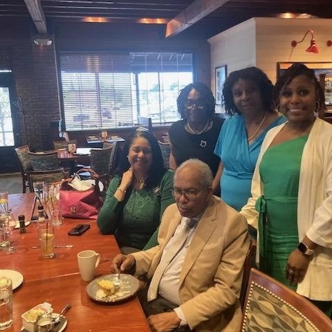 MSUBA_Lansing's tweet photo. MSUBA National President LaVerne Wilson and Board Members participated in the 2023 Black Celebratory April 16,2023 as Dr.  Ernie Green delivered the graduation message. https://t.co/AexSWc5Njv