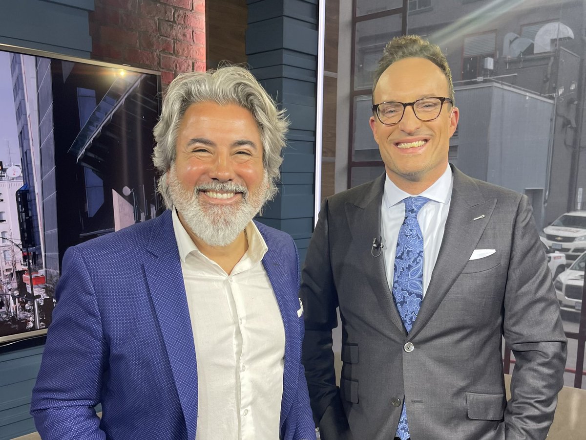 pablorodriguez's tweet photo. Aujourd'hui à #TOR, j'ai visité les Studios Bell Media pour voir et entendre comment ils aident à soutenir nos grands talents canadiens, nos histoires et notre culture. Merci pour la visite! https://t.co/muPGodcr8S