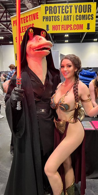 My friend @funkstercosplay had the BEST Cosplay @SW_Celebration &hearts;️ https://t.co/5UT6Vv3DuW<a class="tags" target="_blank" title="On Twitter" href="/?out=eyJ0eXAiOiJKV1QiLCJhbGciOiJIUzUxMiJ9.eyJpYXQiOjE3MjA3MjgzMTYsImlzcyI6InR3cG9ybnN0YXJzLmNvbSIsIm5iZiI6MTcyMDcyODMxNiwiZXhwIjoxNzUyMjY0MzE2LCJyZWRpcmVjdF91cmwiOiJodHRwczovL3R3aXR0ZXIuY29tL2Z1bmtzdGVyY29zcGxheSJ9.TbpstdQn6JDmZrrBbaxUxyYox36Do623jlPP24NRv_geTI39bcKr1e2waH6Yxwz8mh9MFo0UwFLtIJSEVGpzDg">@funkstercosplay</a><a href="/tag/rome"class="tags"><span>#rome</span></a><a href="/tag/areyounotentertained"class="tags"><span>#areyounotentertained</span></a><a href="/tag/colosseum"class="tags"><span>#colosseum</span></a>