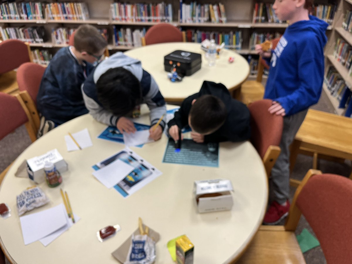 jmpearce9's tweet image. Today our Fun Fair raffle winner had lunch and a @breakoutEDU with 3 friends! These students had a blast with the Aquarium Twist game! Thank you to the Glacier Ridge PTA for sponsoring this event!