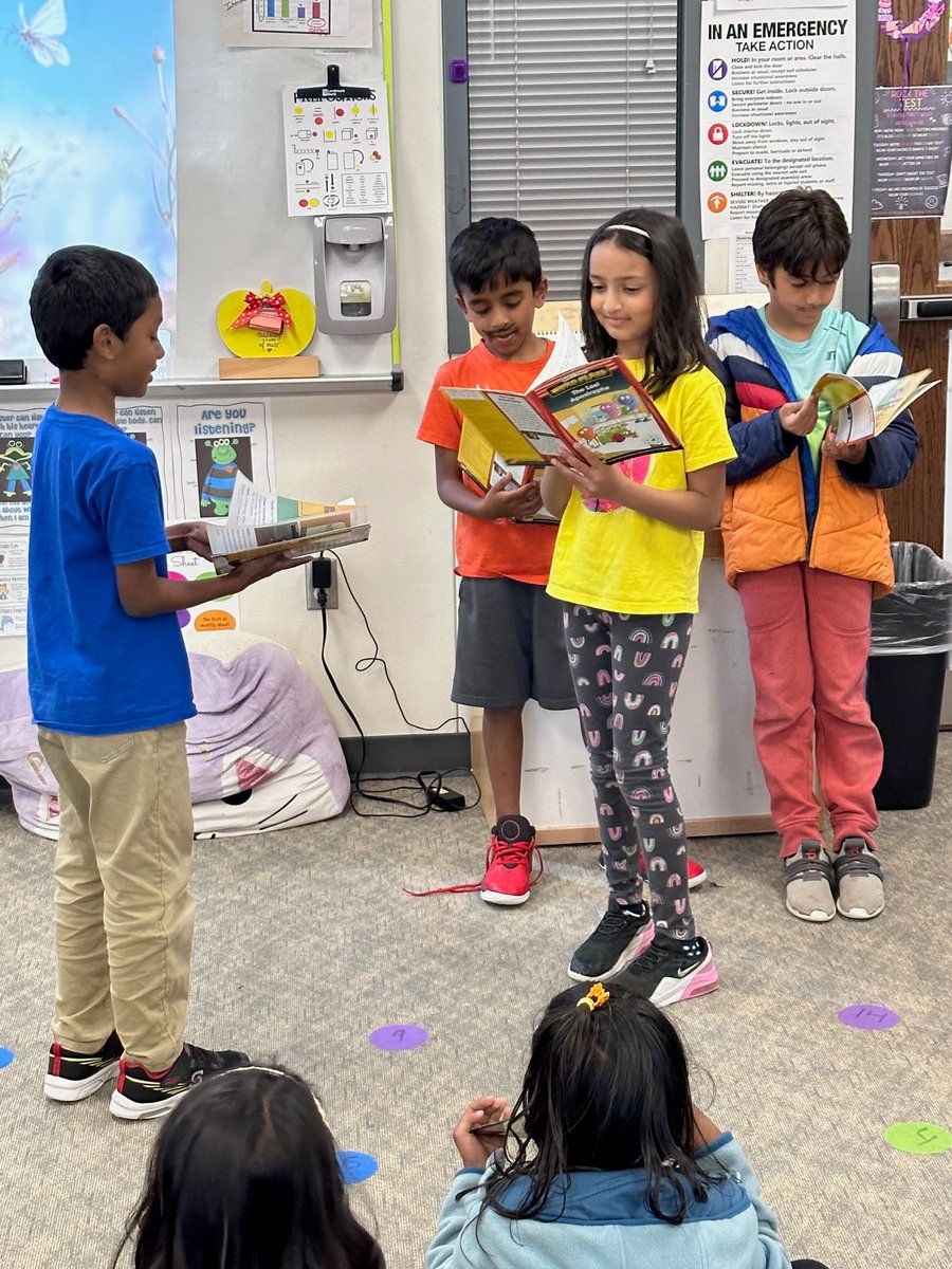 TerriRayer's tweet photo. What a treat to visit @hi2ruchi 2nd grade class today! Readers were reading with fantastic expression using reader's theater scripts about grammar and folktales. Bravo!!!  @Norris_Knights https://t.co/1IkD2vb2o1