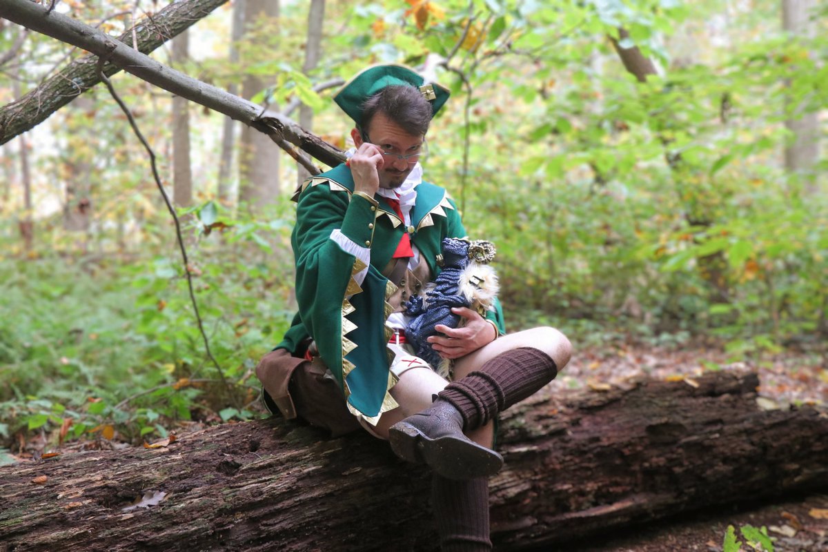 thecraftlocust's tweet photo. I actually love my #guilddard set by the great @fabrimancer . Happy Monday Doodles. Photo by Shannon Vogel 
.
.
#monsterhunter #monsterhuntercosplay #cosplay #guildmarm #guildmarmcosplay #モンハンコスプレ #モンハン #コスプレ https://t.co/IHuqu2CbBM