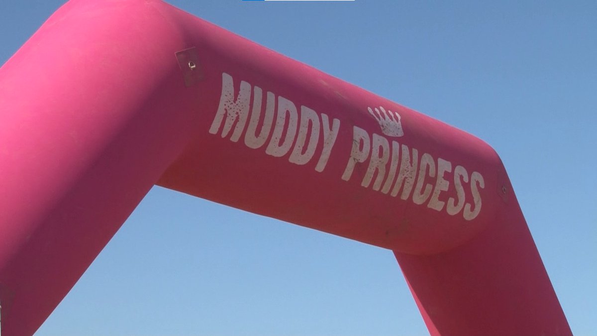 TFranceAZ's tweet photo. Mesa hosted the Muddy Princess 5K fun run this past weekend. Women ages 7 and up experienced obstacles and, of course, mud in this once-a-year experience. https://t.co/83ehV1XvnW