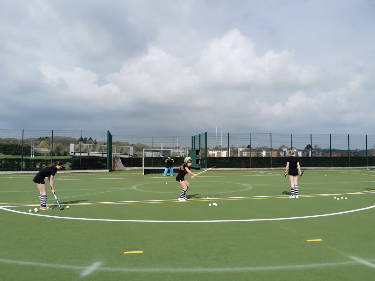 howells_DoS's tweet photo. Now for the photo dump from the GDST Select Hockey and Netball @Surreysportpark thank you to @advancesportUK the students had a BRILLIANT day! https://t.co/XolcyPfpBT