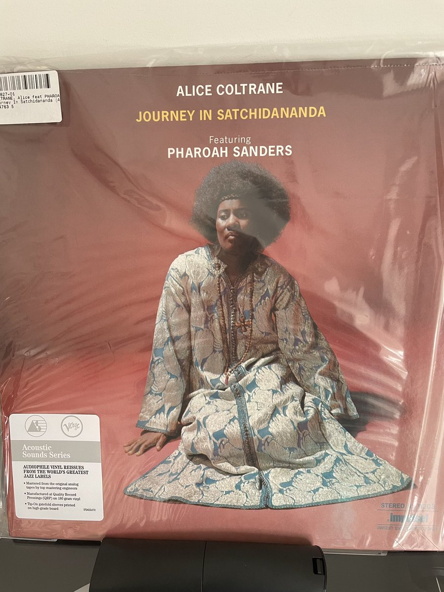 bren2kk's tweet image. #NowPlaying - this is genuinely transcendent stuff; so much so, that I’ve accidentally bought two copies 😳 (top tip - don’t buy records when you’re drunk)

Anyone wanna swap an unopened one for summat cool and interesting? #swapshop