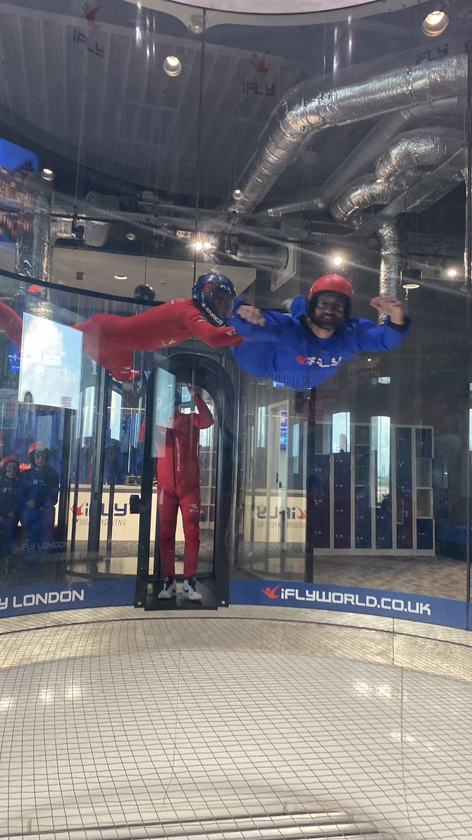BobbyBigMc's tweet image. #iFLY #IndoorSkyDiving good times 😃