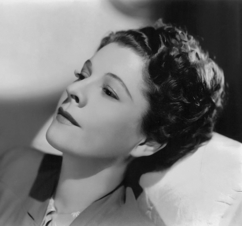 Ruthie photographed for Two-Faced Woman, 1941.