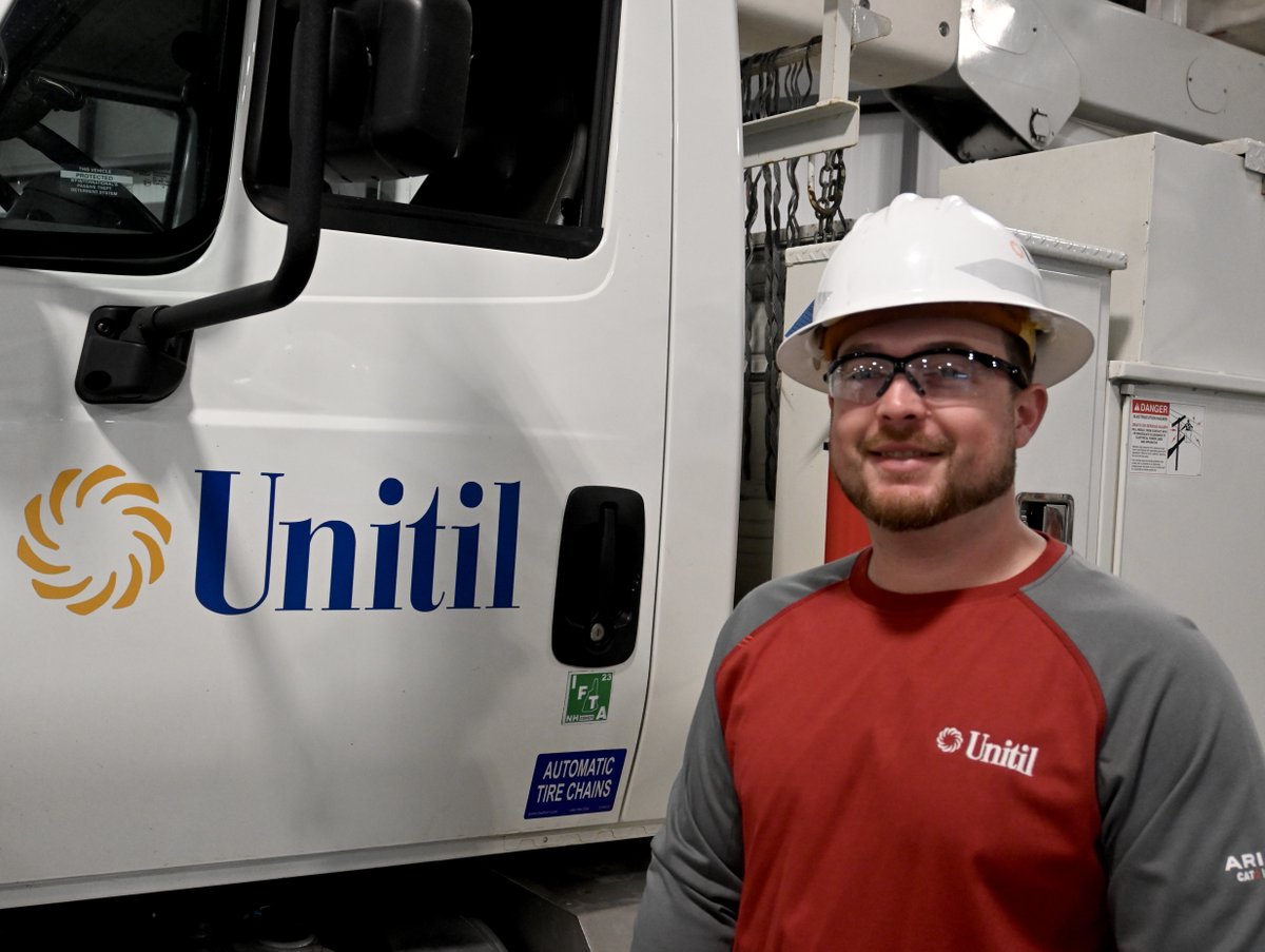 Unitil's tweet photo. Join us tomorrow in celebrating the men and women who often brave the elements to power our communities. April 18th marks the 10th Anniversary of National Lineworker Appreciation Day as we say thank you to our #TeamUnitil.
#ThankALineworker
Read more: https://t.co/dcKn3EJLV5 https://t.co/6oOuK0q6GK