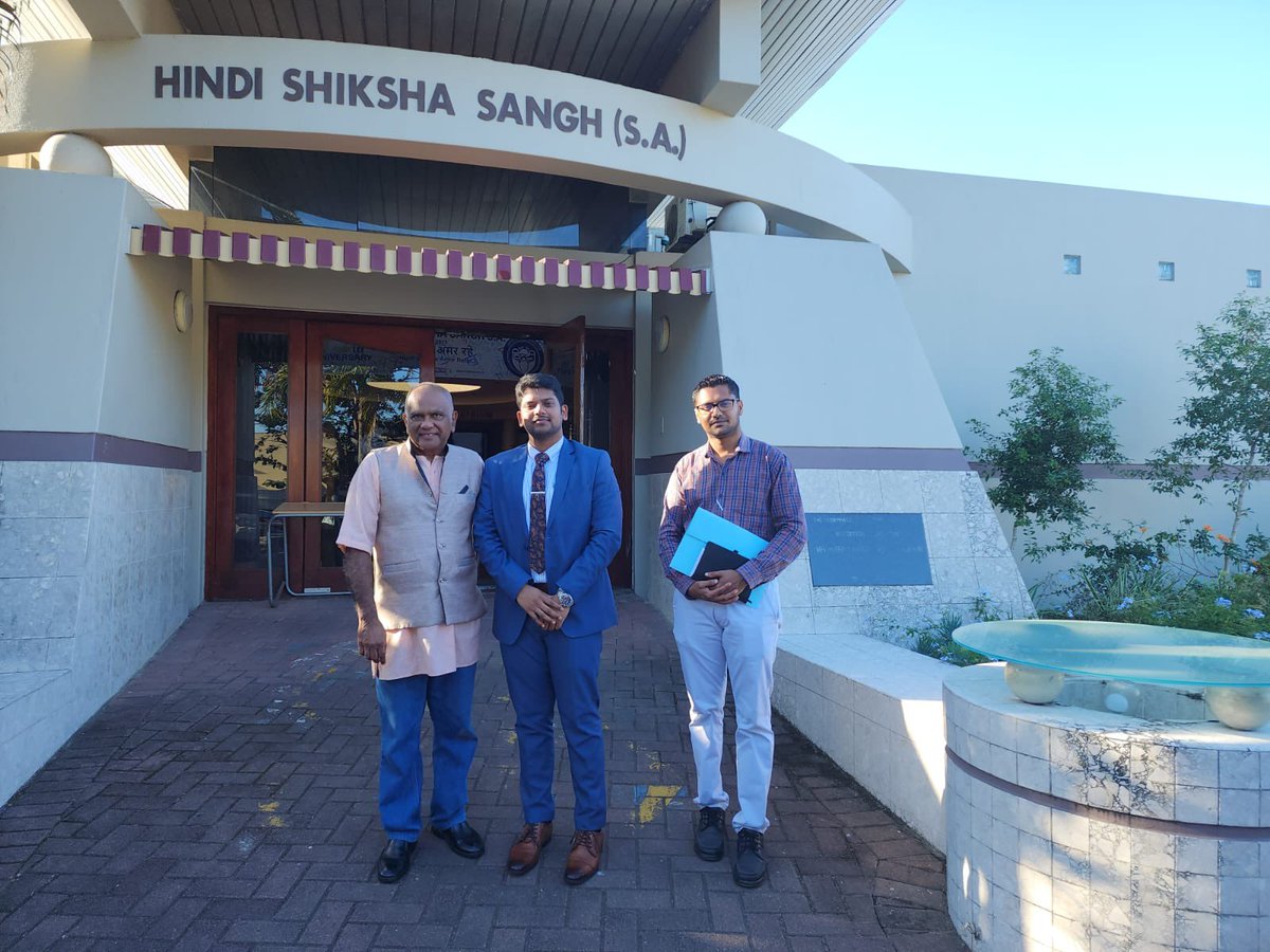 CGIDurban's tweet photo. Mr Prem Sagar from @CGIDurban visited Hindi Siksha Sangh 🇿🇦&amp; Hindvani - community radio for a talk about various upcoming 🇮🇳🇿🇦activities, scholarships &amp;diaspora engagement in 2023. #G20India #BRICS #30yrsofdiplomaticrelations
#AzadiKaAmritMahotsav
@hci_pretoria @iccr_durban https://t.co/Bad8giO48e
