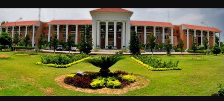 gmujtaba2999's tweet photo. The arid administration has been promoting the Mazhabi Jamaat for some time now, who are involved in hooliganism in the university premises under the guise of the Mazhab.  Uni management should stop them and promote only cultural councils.
#savearidstudentsfromDSA https://t.co/My6V2V7Jys