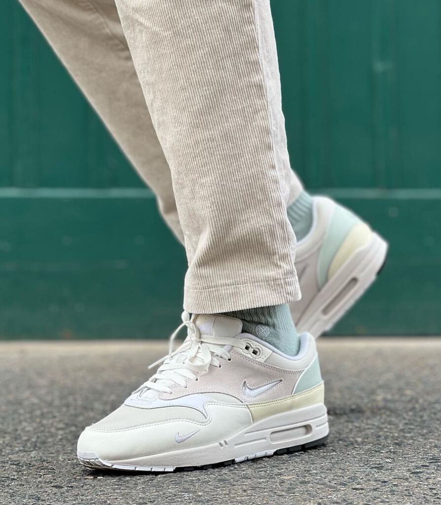 GetSwooshed tweet media