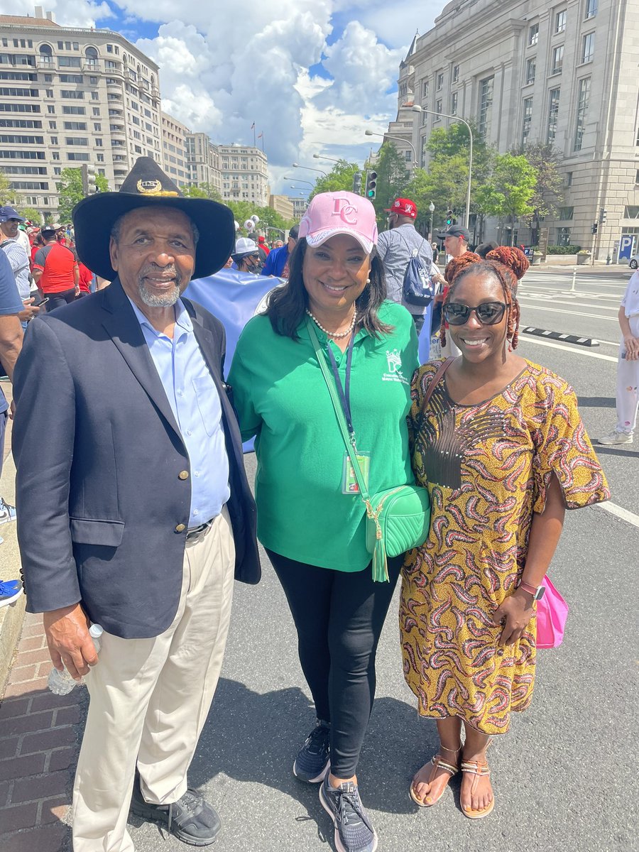 SecretaryofDC's tweet image. Today, we observe #DCEmancipationDay!! #TeamOS &amp;amp; the DC Emancipation Day Commemoration Commission joined the Mayor by participating in the 2023 DC Emancipation Day Parade, marking the 161st anniversary of the abolition of slavery in DC. #WeAreDC