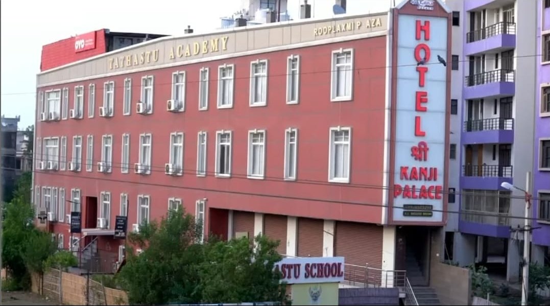 <a href="/tyagiivivek/">Vivek Tyagi</a> @gpa037811 <a href="/RajCMO/">CMO Rajasthan</a> <a href="/PoliceRajasthan/">Rajasthan Police</a> <a href="/narendramodi/">Narendra Modi</a> <a href="/PMOIndia/">PMO India</a> <a href="/HMOIndia/">गृहमंत्री कार्यालय, HMO India</a> <a href="/ashokgehlot51/">Ashok Gehlot</a> <a href="/abhibhavak_sang/">Abhibhavak Ekta Sangh</a> <a href="/GoodNewsToday/">GNTTV</a> <a href="/aajtak/">AajTak</a> <a href="/KanoongoPriyank/">प्रियंक कानूनगो Priyank Kanoongo</a> <a href="/mannkibaat/">Mann Ki Baat Updates मन की बात अपडेट्स</a> <a href="/ndtv/">NDTV</a> <a href="/aesudun/">Abhibhavak Ekta Samiti U.K.</a> <a href="/bittuabhijain/">Abhishek Jain Bittu</a> <a href="/PUPAsangh/">Pashchimi Uttar Pradesh Abhibhawak Sangh (PUPAS)</a> <a href="/NcrParents/">NCR Parents Association</a> <a href="/psw_association/">Parents Students Welfare Association</a> @1FYrxD0faHOwJzP <a href="/GzbParents/">ParentsAssociationJaipuriaGZB</a> <a href="/IndiaParentsAll/">All India Parents</a> <a href="/gfpagzb/">Green Field Parents Association</a> थोथी नेतागिरी करने से अच्छा है फर्जी स्कूलों के विरुद्ध कार्रवाई करवाएं जो बदनाम होटलों के बेसमेंट में शिक्षा अधिकारियों की मिलीभगत से संचालित है।