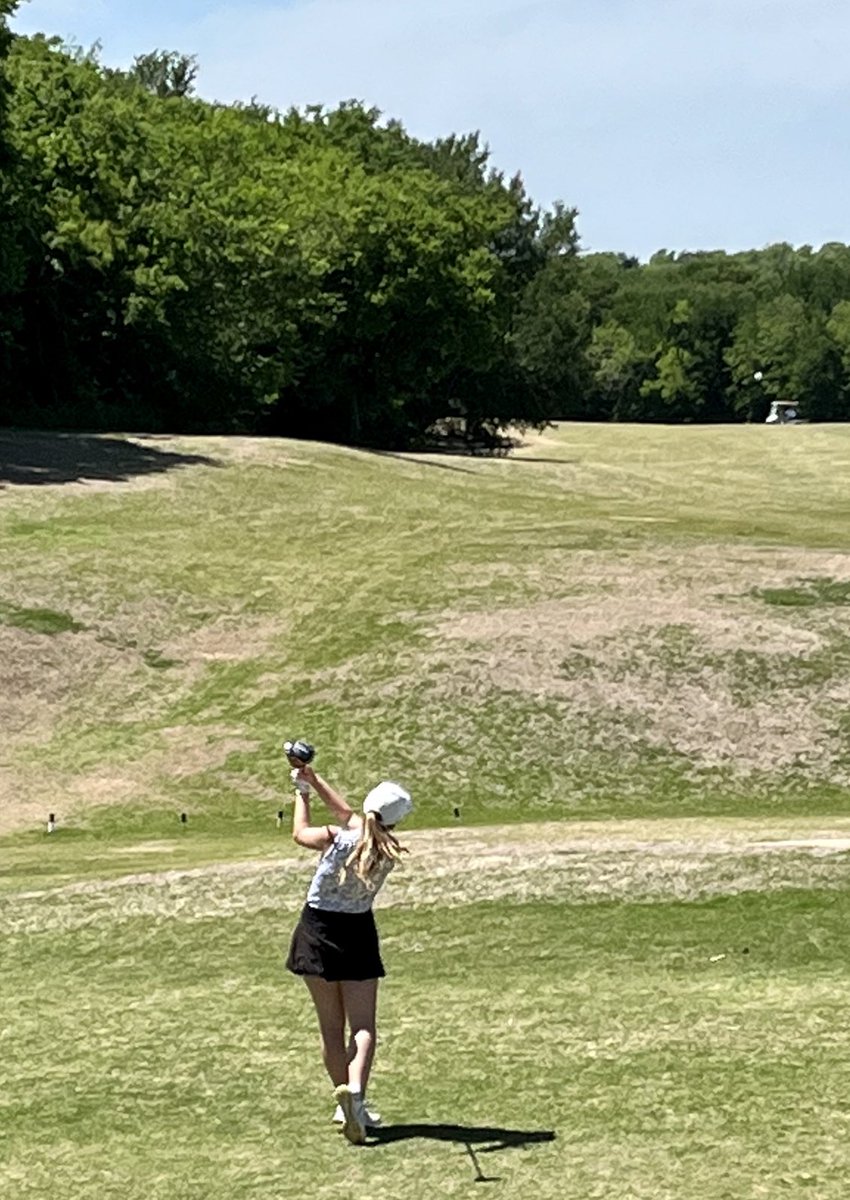 CTHS_Golf's tweet photo. Ella Barton is off with a good start at the Region 1 Golf Tournament. https://t.co/VobYlNGYAZ