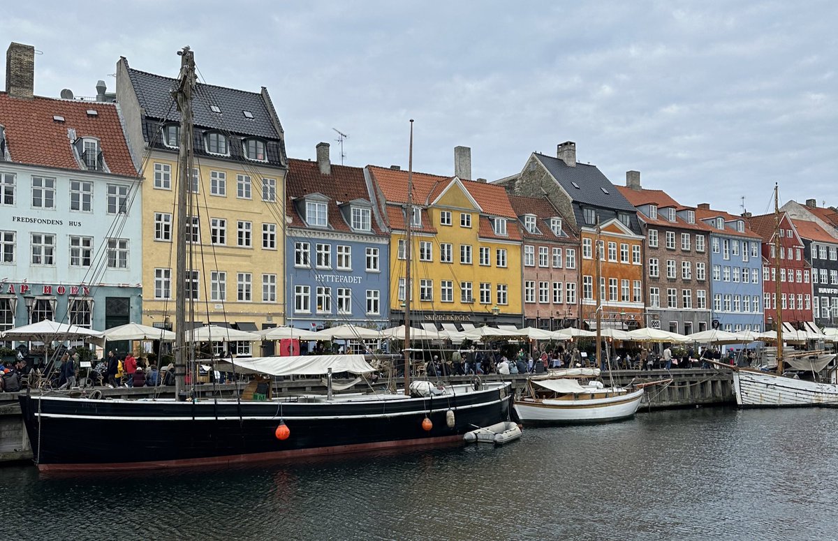 Hey there, fellow #IDEnthusiasts! We just attended the incredible #ECCMID2023 conference and we're thrilled to share some exclusive snapshots with you! 📸 instagram.com/reel/CrJbJGZoZ…