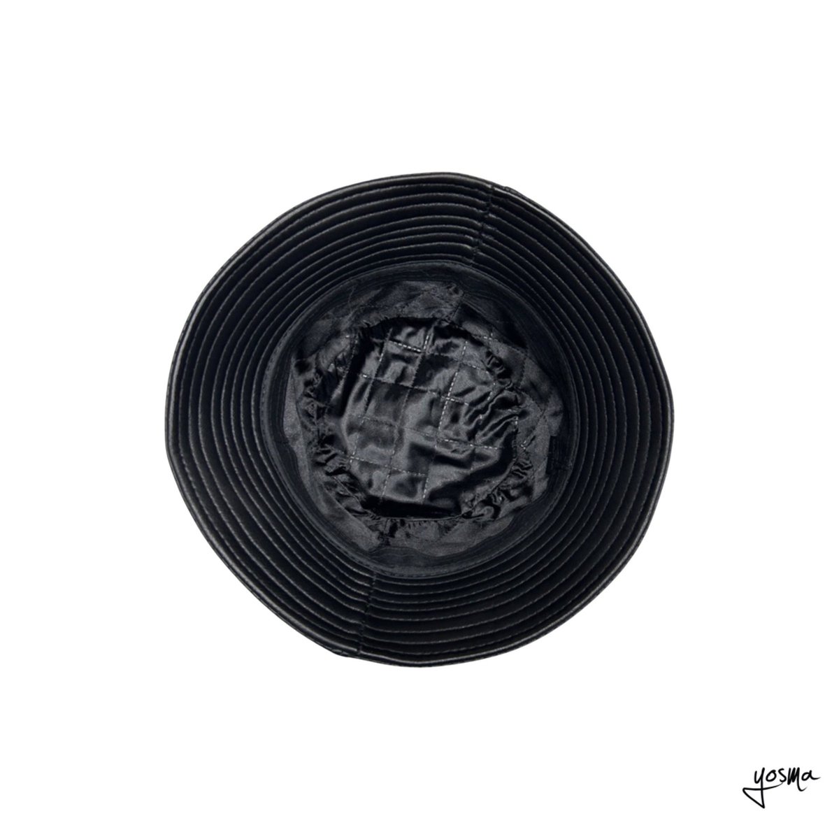 Siyah #deri kova şapkamız!🖤

Yosma’s black #leather #bucketcap ! 🖤

#leatherbucketcap #kovaşakpa #derikovaşapka