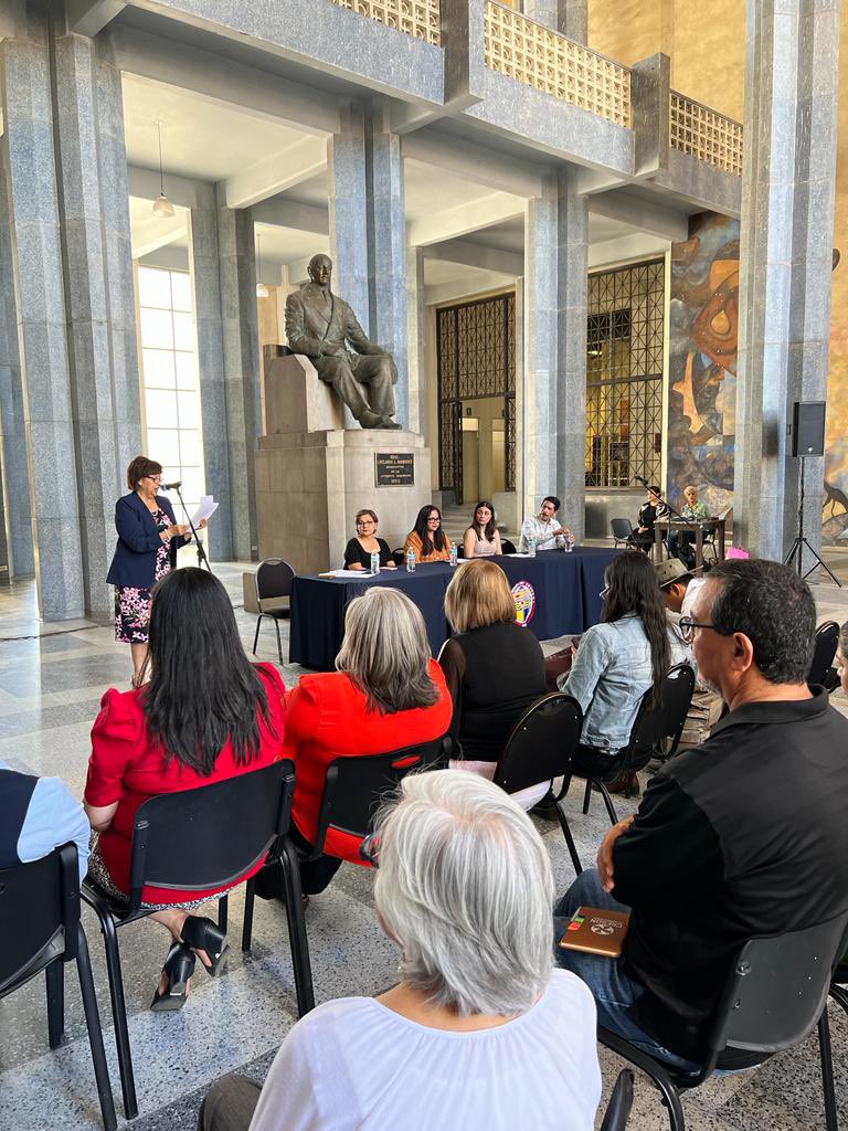 SoyUnison's tweet photo. Se llevó a cabo la inauguración de las actividades con motivo del 75 aniversario del edificio de Museo y Biblioteca.
Consulta el programa de eventos que se estarán desarrollando del 17 al 30 de abril: https://t.co/I8xqeiVsog
#MásActivoQueNunca https://t.co/lgFAWpq8pf
