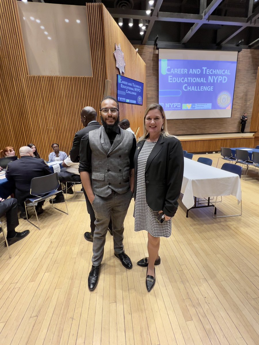 NYPDCollabPolic's tweet photo. Just attended the 1st CTE NYPD Challenge and i have to say, the projects were absolutely amazing! It was great to see the partnership between NYPD, DOE, and Grant Associates come together So much talent and creativity on display #CTENYPDChallenge #partnership #inspiringprojects https://t.co/Dtweic9Sxf