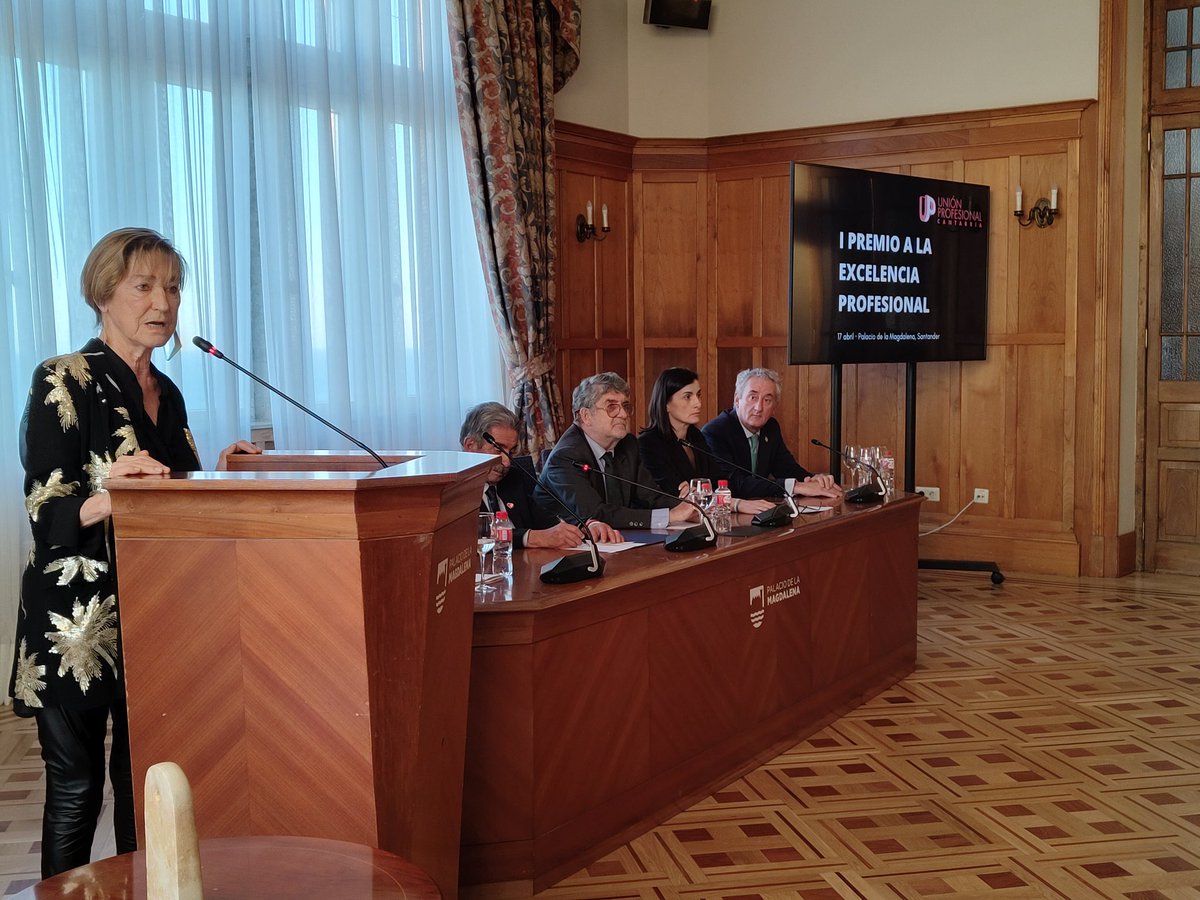 .<a href="/_OrtegaVictoria/">Victoria Ortega</a> ya tiene su Premio a la Excelencia Profesional <a href="/Abogacia_es/">Abogacía Española</a> <a href="/UProfesional/">Unión Profesional</a> <a href="/TomasCoboCastro/">Tomás Cobo Castro</a> <a href="/andresdediegom/">Andres Diego</a>