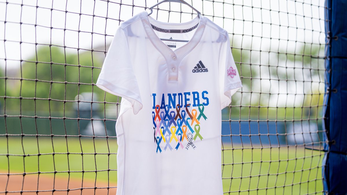 IslandersSball's tweet photo. Our 🎗️ jerseys made an appearance in Saturday's 𝙬𝙞𝙣 over Lamar!

#ShakasUp 🤙 // #GoIslanders 🥎 https://t.co/wmP7YFloT9