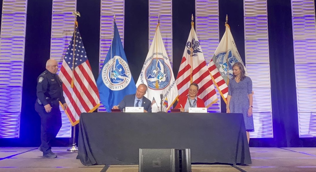 WorldBASCOrg's tweet photo. WBO witnessed the signing of the Mutual Recognition Agreement between Colombia's AEO Program - @DIANColombia and the United States' CTPAT Program – @CBP, during the 2023 Trade Facilitation and Cargo Security Summit in Boston.
#CBPTrade #DIAN #AEOProgram #2023CBPTFCS https://t.co/7LBdoJiZKu