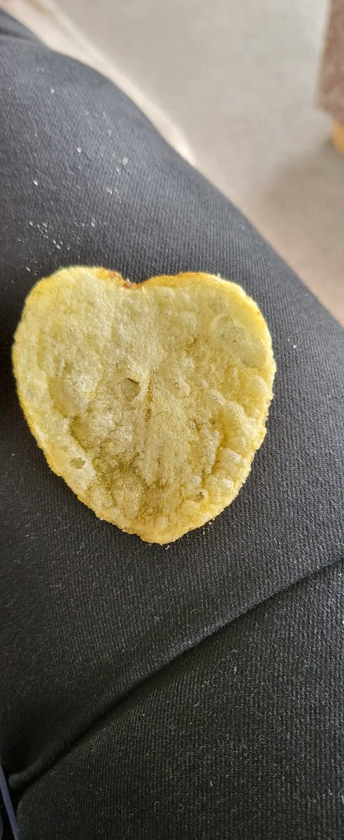 libbycouch10's tweet photo. @walkers_crisps I found a heart crips yesterday but when adding the gb code on your wrap up it is not right https://t.co/TAiKiNCweY