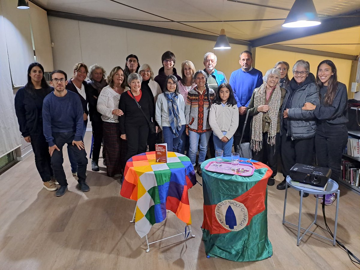 nacioncharrua's tweet photo. Agradecemos a Centro Cultural Shangrilá invitación para que inchalás Mónica Michelena y Gerardo Sosa expusieran sobre Memoria e Identidad Charrúa e Historias de Resistencia de la Nación Charrúa, resp. 
Foto: @estudio51wponce
@CanelonesCultura
@filac_ https://t.co/Crc7OUrLop