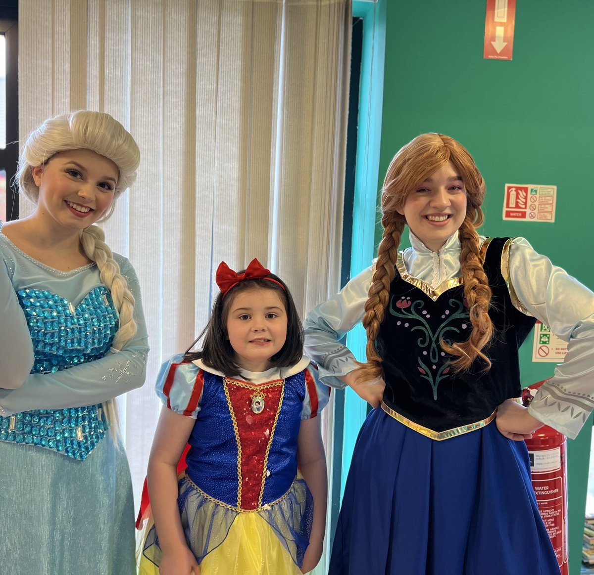 OLQOPPS's tweet photo. P1-P4 had a visit from special princesses 👸🏻 thank you to Magical Fairytales for a magical day ✨ https://t.co/e4eCBv92A2