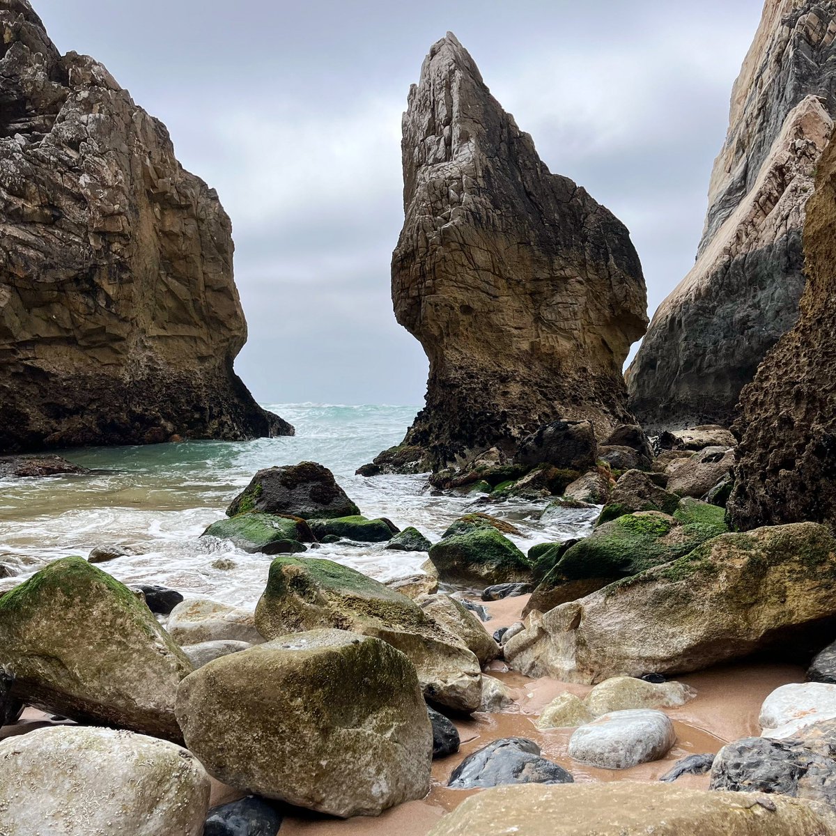 DuarteCrispim's tweet photo. Praia da ursa 

#portuguesesoul #sea #atlantic #ocean #azenhasdomar #colares #portugal🇵🇹 #beach #naturelover #portugalovers #click2inspire #capture_pt  #unlimitedportugal https://t.co/PUCKViC5vK